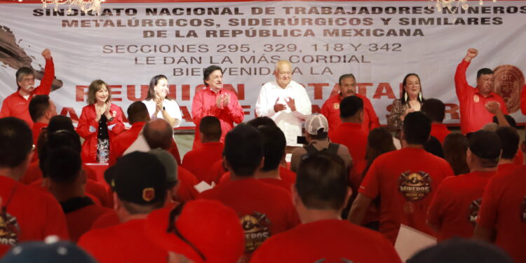 Asiste Víctor Castro a convención estatal del sindicato minero; reconoce logros y unidad del gremio