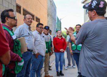 Atiende OOMSAPAS La Paz problemática de desborde de drenaje en colonia Solidaridad