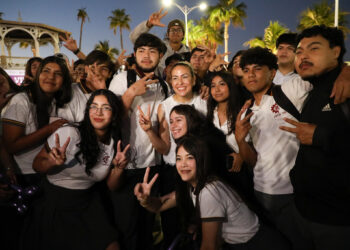 Reflexiona Milena Quiroga con jóvenes paceños sobre la libertad y el respeto