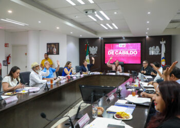 Cabildo de La Paz autoriza predios para un nuevo bachillerato y regularización de lotes