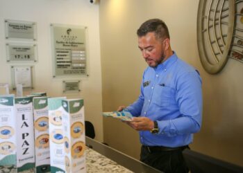 Refuerzan promoción turística con entrega de material informativo en hoteles de La Paz