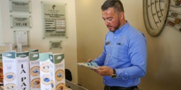 Refuerzan promoción turística con entrega de material informativo en hoteles de La Paz