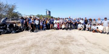 Participa Gobierno Municipal de La Paz en la jornada de limpieza “Ola Azul”