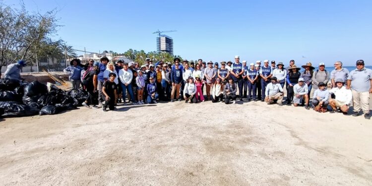 Participa Gobierno Municipal de La Paz en la jornada de limpieza “Ola Azul”