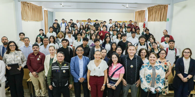 En La Paz Sí creemos en nuestras juventudes y trabajamos en equipo por su formación: Milena Quiroga