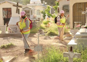 Inician trabajos de mantenimiento y limpieza en panteones municipales de La Paz