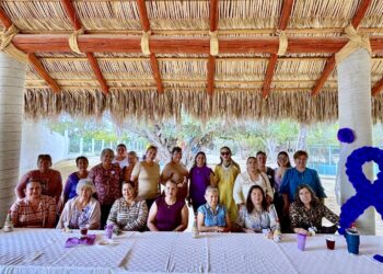 Reúne Instituto de las Mujeres a productoras y artesanas en la delegación de Santiago