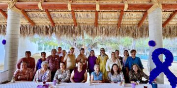 Reúne Instituto de las Mujeres a productoras y artesanas en la delegación de Santiago