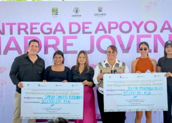 Entrega INJUVE apoyos del programa “Apoyo a Madre Joven” en colonia San Bernabé
