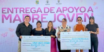 Entrega INJUVE apoyos del programa “Apoyo a Madre Joven” en colonia San Bernabé