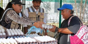 Jornada social en colonia Leonardo Gastelum beneficia a 246 familias en Cabo San Lucas