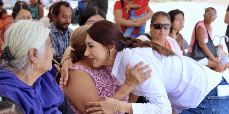 Más de 800 familias de Cabo San Lucas reciben apoyos en  Jornadas Sociales del DIF Los Cabos