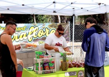 Mercado Miraflores reúne a familias y productores en jornada de convivencia y consumo local