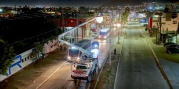 Mejoras urbanas en Cabo San Lucas con alumbrado público a través del programa Transformación Vial que impulsa la Oficialía Mayor