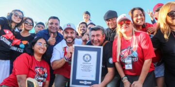 Los Cabos hace historia al lograr Record Guinness con el sashimi más largo del mundo