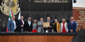 Inscriben en letras doradas a la UABCS en el Muro de Honor del Congreso de BCS