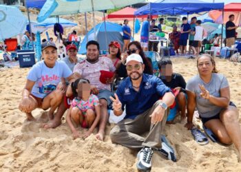 Supervisa alcalde Christian Agúndez seguridad y atención ciudadana en playa El Chileno durante jornada de alta afluencia