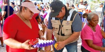 Con Jornada Social, Ayuntamiento de Los Cabos acerca apoyos y atención directa a familias de Caribe Bajo en Cabo San Lucas