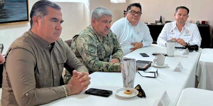 Coordinan acciones para garantizar orden y seguridad en la Marina de Cabo San Lucas