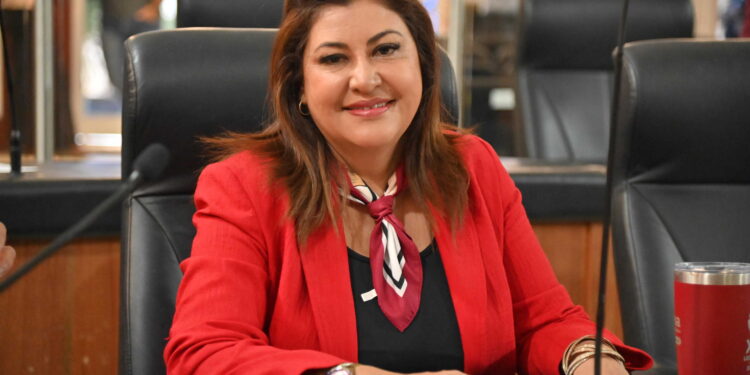 Propone la diputada Cristina Contreras crear la Comisión de  Vivienda en el Congreso de BCS
