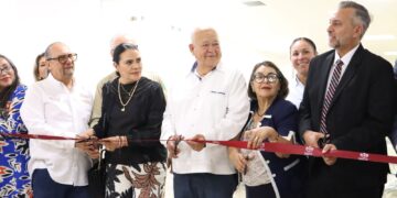 Inaugura Gobernador área de hemodiálisis en clínica del ISSSTE en Cabo San Lucas