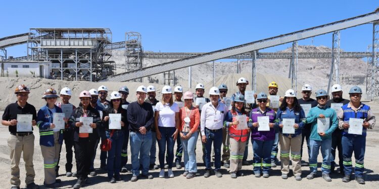 ICATEBCS capacita a personal de ROFOMEX en liderazgo y gestión emocional