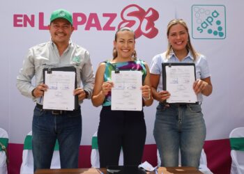 Firman ICATEBCS y OOMSAPAS La Paz convenio para capacitar y certificar al personal operativo