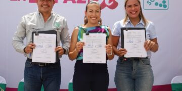 Firman ICATEBCS y OOMSAPAS La Paz convenio para capacitar y certificar al personal operativo