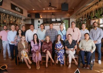 Se reúne el secretario General de Gobierno con el Grupo Madrugadores de San José del Cabo