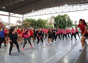 Realiza Salud estatal zumbatón para promover la activación física