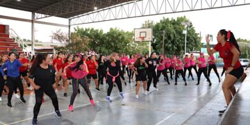 Realiza Salud estatal zumbatón para promover la activación física