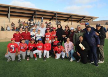 El deporte y la convivencia comunitaria se fortalecen en Guerrero Negro con un nuevo estadio de béisbol