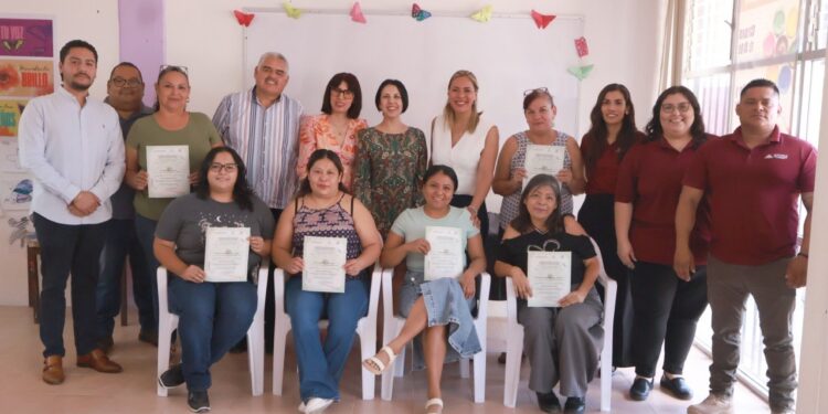 ICATEBCS y GAB capacitan a mujeres de El Pedregal del Cortés para impulsar su autoempleo y economía familiar 
