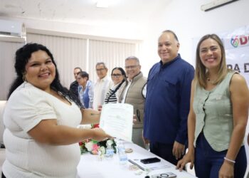Entrega ICATEBCS 109 constancias en Comondú para impulsar el autoempleo