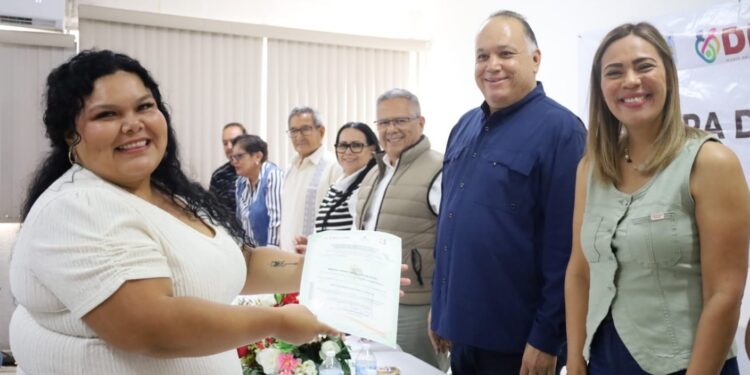 Entrega ICATEBCS 109 constancias en Comondú para impulsar el autoempleo
