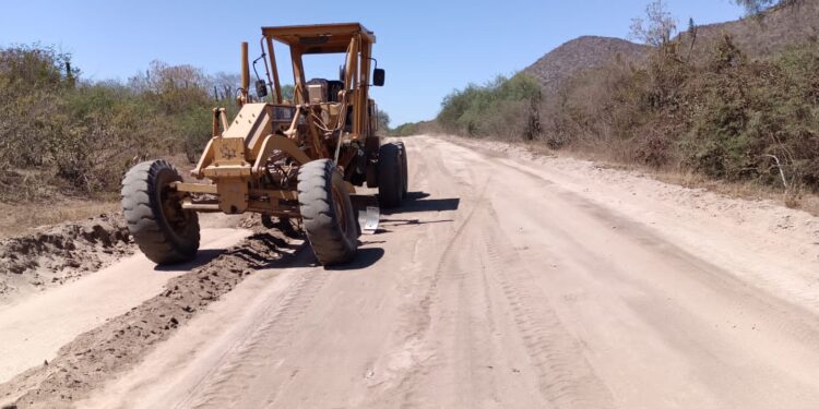 Más de 80 kilómetros de caminos rurales atendidos en La Paz