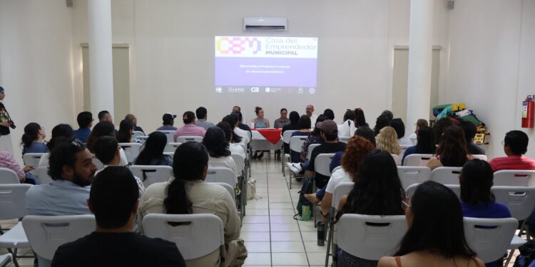 Inicia curso para fortalecer habilidades de emprendedores en La Paz