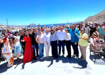 Ayuntamiento de Los Cabos reconoce labor de las educadoras en la formación de la niñez
