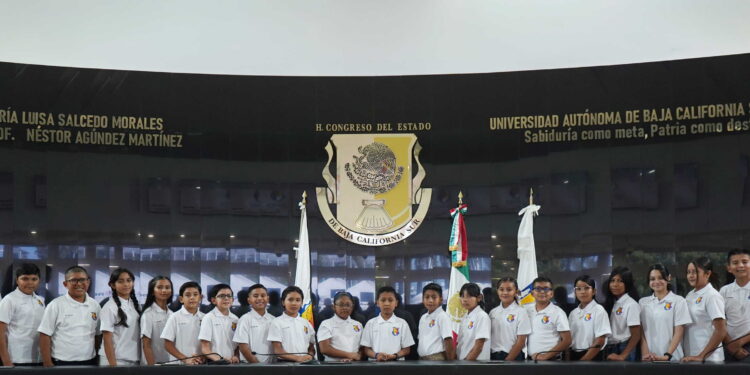 Niñez demanda mejoras a educación, salud y agua en el Parlamento Infantil Sudcaliforniano 2026 “Formando la Nueva Democracia Sudcaliforniana”