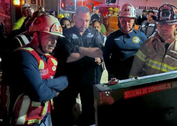 Brinda XV Ayuntamiento de Los Cabos atención inmediata a familias afectadas por incendio en Cabo San Lucas