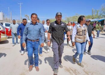 Recorre Christian Agúndez colonia Fundadores; da seguimiento a gestión de servicios básicos