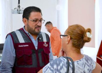Entrega Ayuntamiento de Los Cabos apoyos asistenciales a familias y comercio afectado por incendio en Cabo San Lucas
