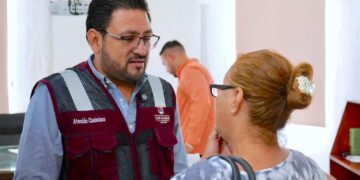 Entrega Ayuntamiento de Los Cabos apoyos asistenciales a familias y comercio afectado por incendio en Cabo San Lucas