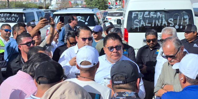 Atiende Ayuntamiento de Los Cabos a habitantes de colonia Brisas del Pacífico  