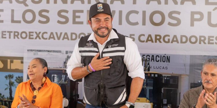 Va Christian Agúndez por siete proyectos para mejorar la movilidad en Los Cabos