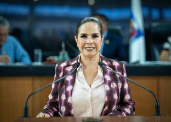 Exhorta Gaby Montoya a OOMSAPAS que cumpla con tandeo y garantice agua por lo menos cada 15 días en Los Cabos