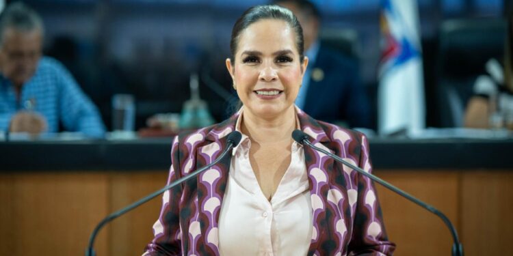 Exhorta Gaby Montoya a OOMSAPAS que cumpla con tandeo y garantice agua por lo menos cada 15 días en Los Cabos