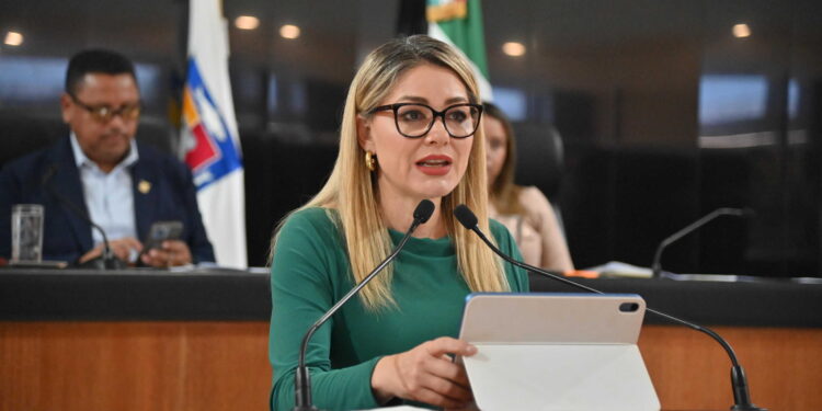 Propone diputada Karina Olivas establecer en la legislación la violencia sexual mediante la IA
