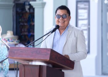 Entrega Ayuntamiento de Los Cabos 135 constancias a personas que concluyeron talleres en Centros de Desarrollo Comunitario