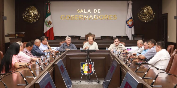 Gobierno del Estado mantiene coordinación con productores para atender afectaciones en el Valle de Santo Domingo